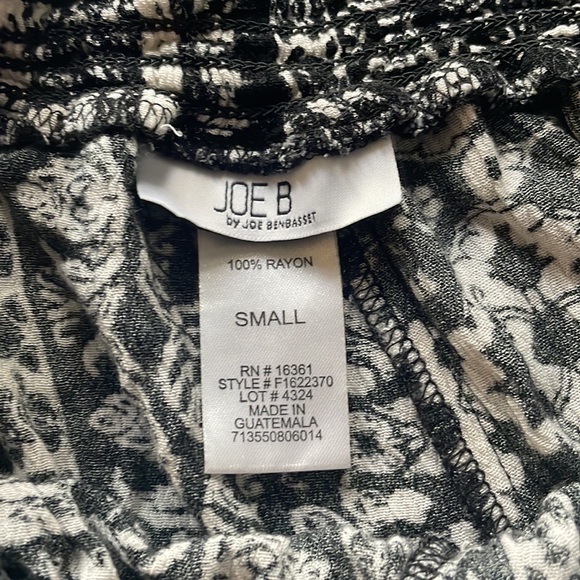 Shorts - Picture 2 of 3